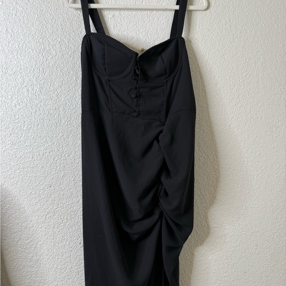 PrettyLittleThing Black Strapless Dress - Picture 1 of 5
